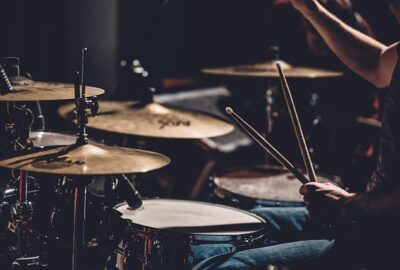 Electronic or Acoustic Drums: Which One Is Right for You?
